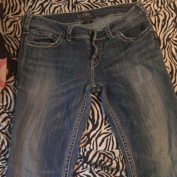 Silver Jeans - Picture 2 of 5